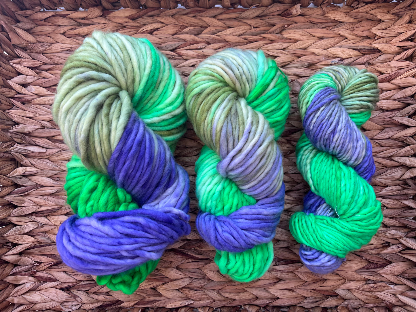 Combinación de colores SPRING VIBE /hilo teñido a mano de lana merino súper voluminoso /hilo de origen ético /90 yardas / súper voluminoso lite | hilo grueso