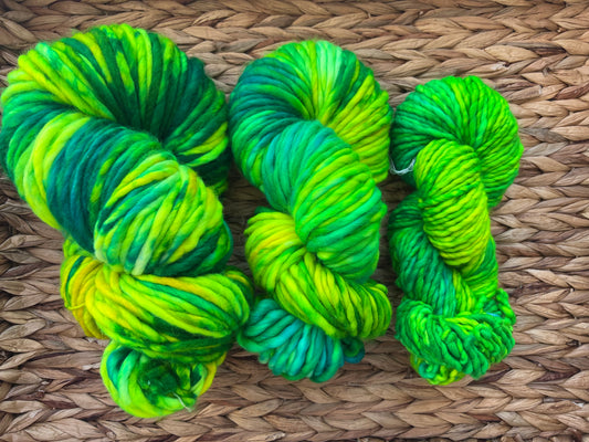 Combinación de colores CHERNOBYL /hilo teñido a mano de lana merino súper voluminoso /hilo de origen ético /90 yardas / súper voluminoso lite | hilo grueso