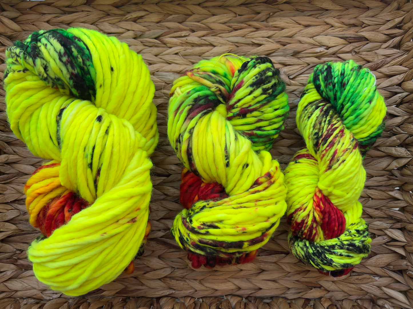 Combinación de colores BITTER FORECAST /hilo teñido a mano de lana merino súper voluminoso /hilo de origen ético /90 yardas / súper voluminoso lite | hilo grueso