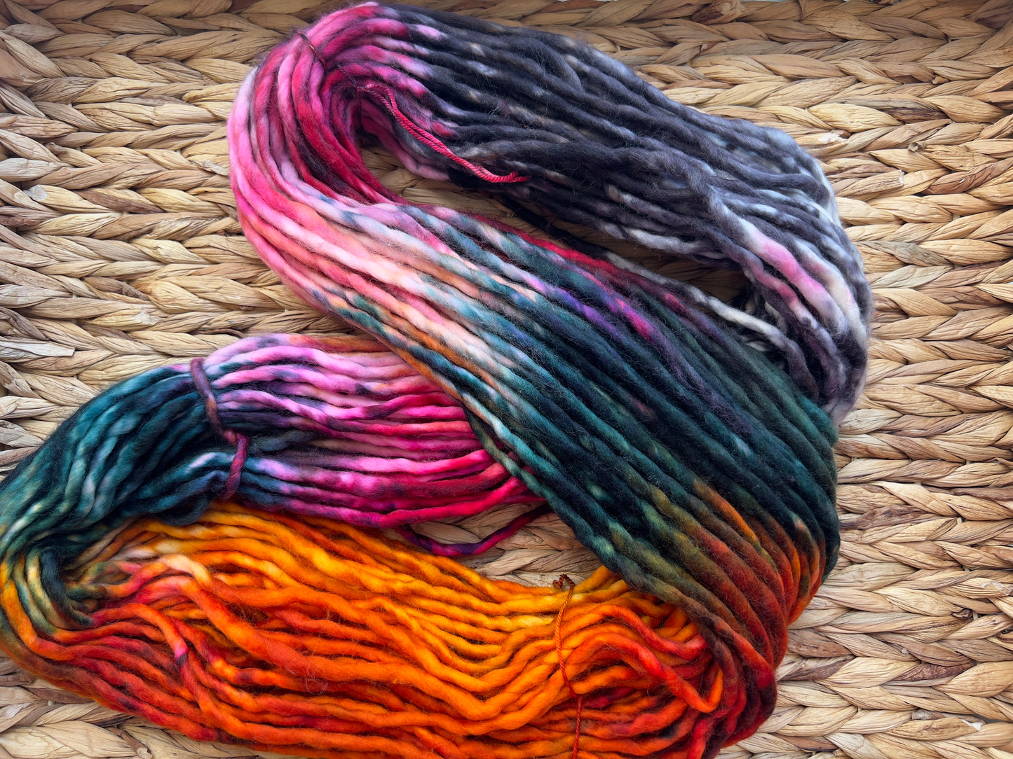 PRE-ORDER| CRISPY BLOSSOM | super bulky merino wool hand dye yarn | ethically sourced yarn |90 yards